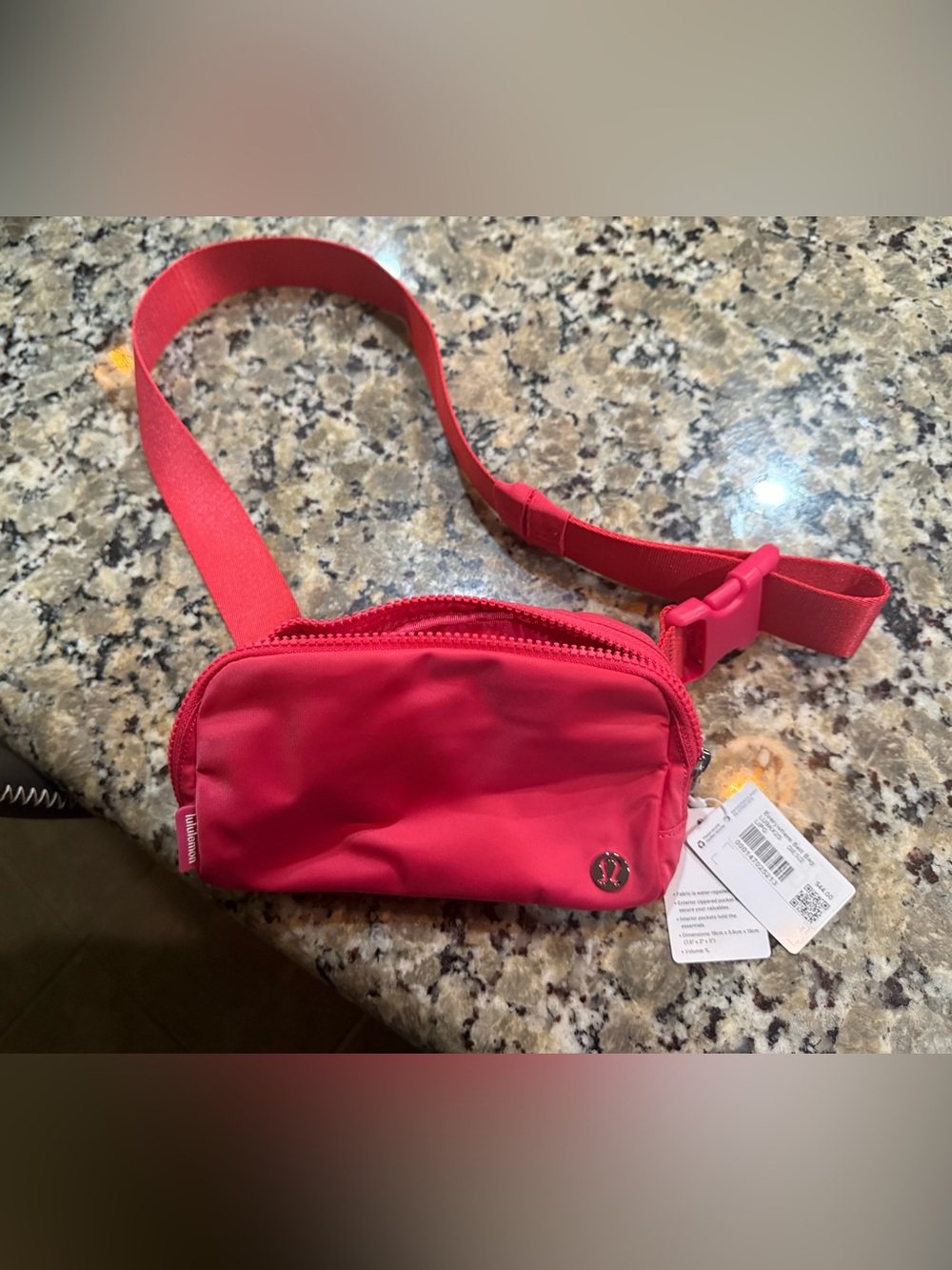 NWT Lululemon Everywhere Belt Bag Lip Gloss